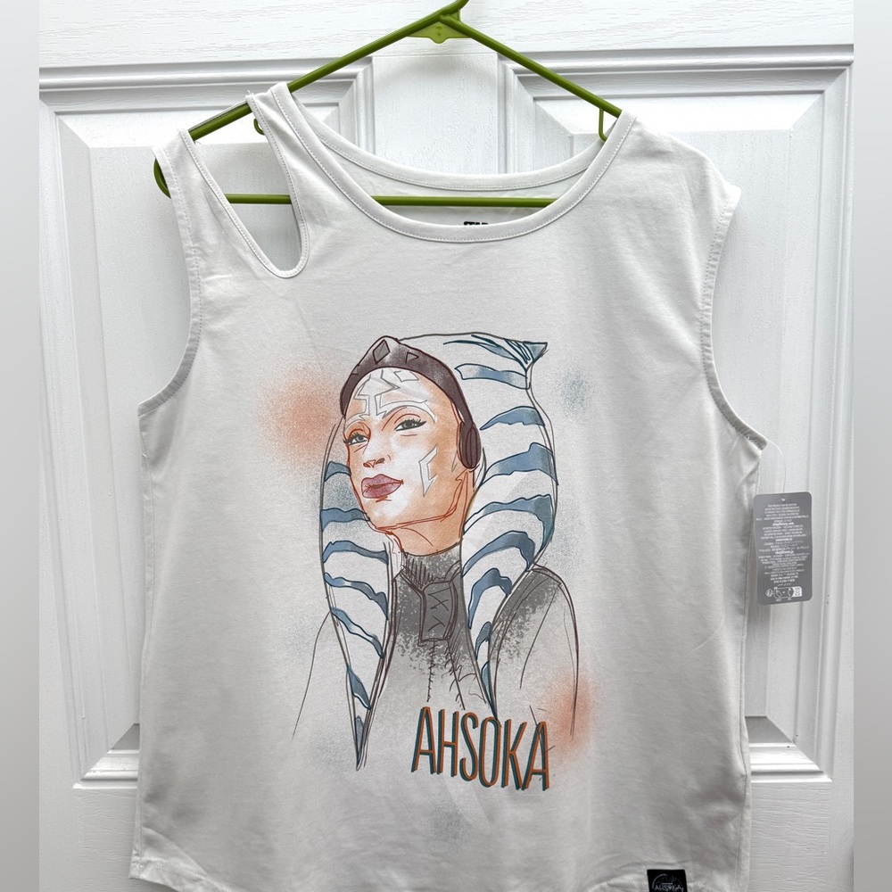 NWT ~ Disney Star Wars Ahsoka Tano ~ Tank Top Size Large